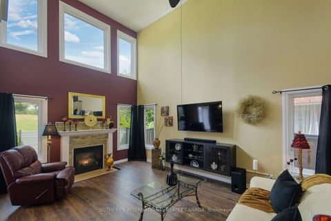 Photo 12 at 52 Monteith Crescent, Maple, Vaughan