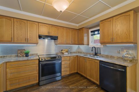 Photo 17 at 52 Monteith Crescent, Maple, Vaughan