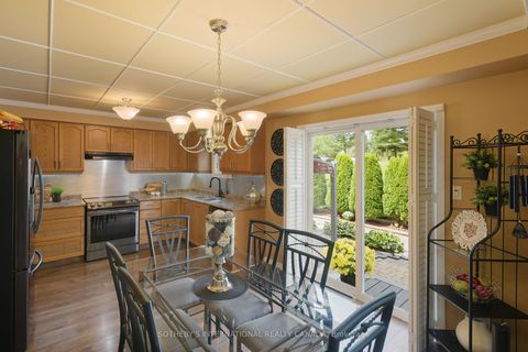 Photo 18 at 52 Monteith Crescent, Maple, Vaughan