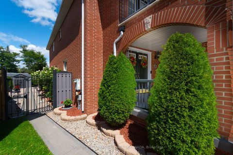 Photo 37 at 52 Monteith Crescent, Maple, Vaughan