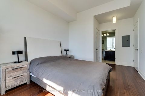 Photo 10 at LPH9 - 777 STEELES Avenue, Newtonbrook West, Toronto