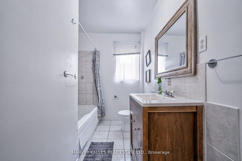 Photo 10 at 40 Dominion Road, Long Branch, Toronto
