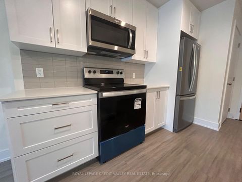 Photo 6 at 201 - 121 Mary Street, Creemore, Clearview