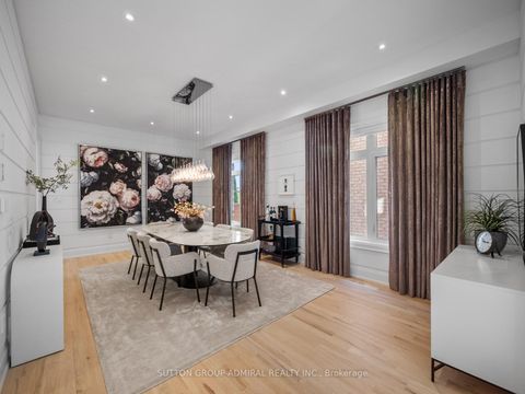 Photo 3 at 29 Kylemount Court, Patterson, Vaughan