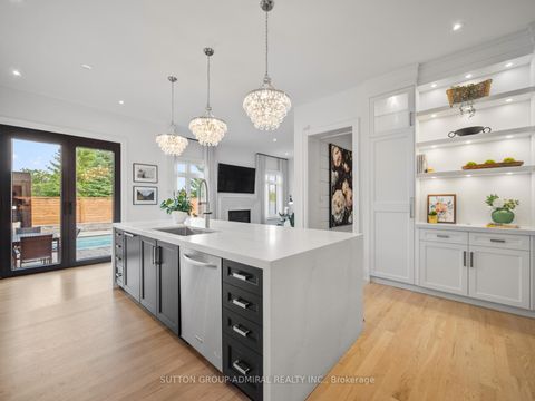 Photo 10 at 29 Kylemount Court, Patterson, Vaughan