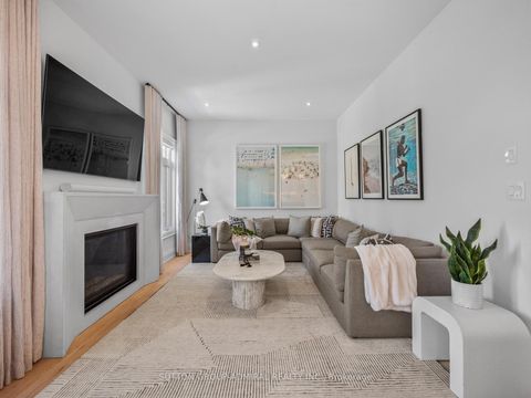 Photo 12 at 29 Kylemount Court, Patterson, Vaughan