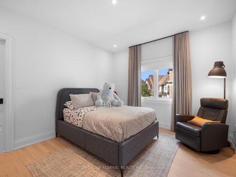 Photo 18 at 29 Kylemount Court, Patterson, Vaughan