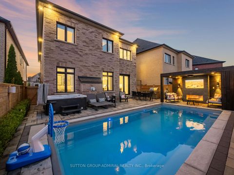 Photo 37 at 29 Kylemount Court, Patterson, Vaughan