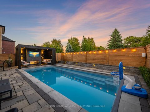 Photo 39 at 29 Kylemount Court, Patterson, Vaughan
