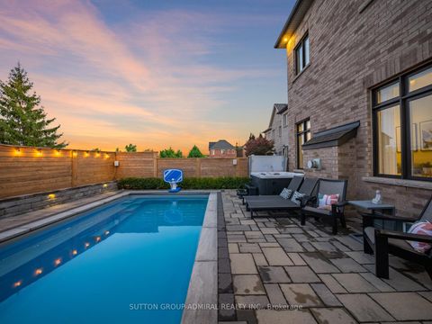 Photo 40 at 29 Kylemount Court, Patterson, Vaughan