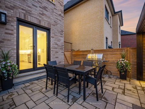 Photo 42 at 29 Kylemount Court, Patterson, Vaughan