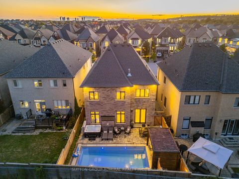 Photo 47 at 29 Kylemount Court, Patterson, Vaughan
