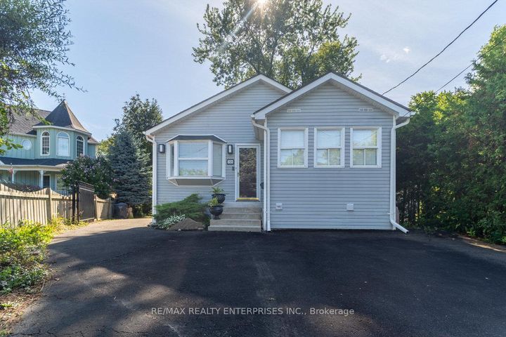 Photo 1 at 708 Montbeck Crescent, Lakeview, Mississauga