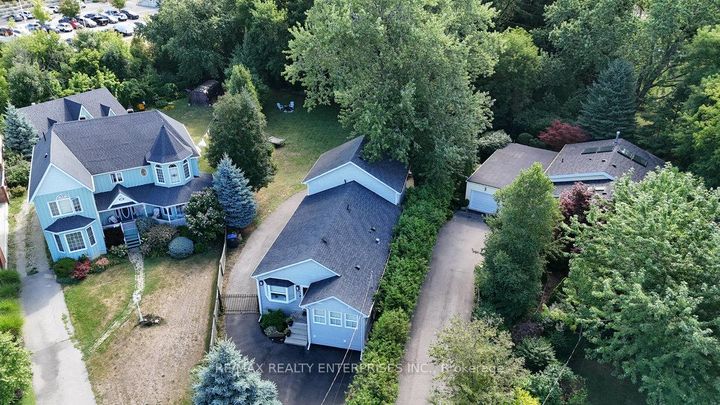 Photo 2 at 708 Montbeck Crescent, Lakeview, Mississauga