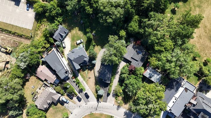 Photo 4 at 708 Montbeck Crescent, Lakeview, Mississauga