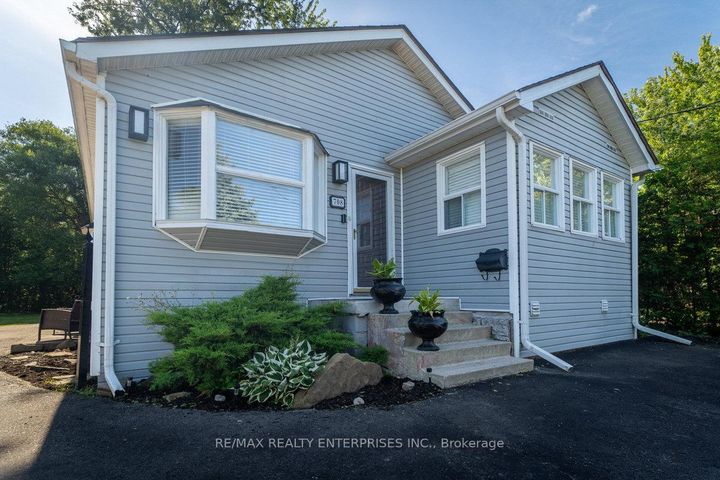 Photo 5 at 708 Montbeck Crescent, Lakeview, Mississauga