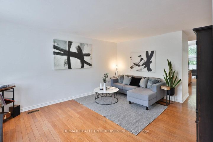 Photo 7 at 708 Montbeck Crescent, Lakeview, Mississauga