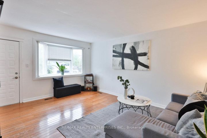 Photo 8 at 708 Montbeck Crescent, Lakeview, Mississauga