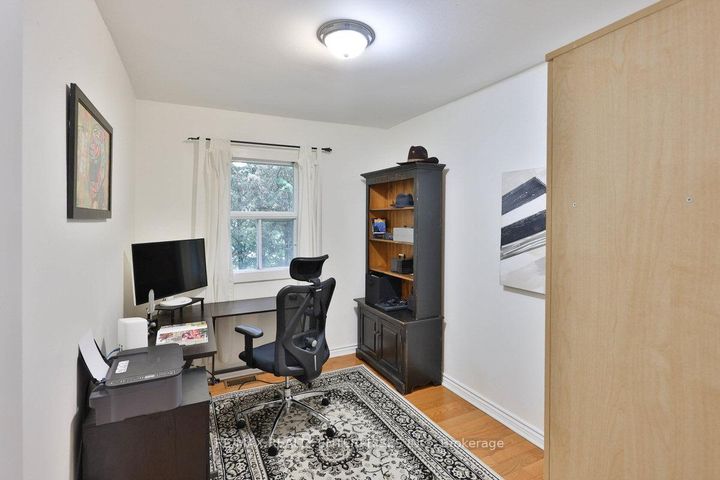 Photo 10 at 708 Montbeck Crescent, Lakeview, Mississauga