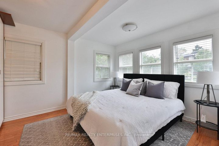 Photo 24 at 708 Montbeck Crescent, Lakeview, Mississauga