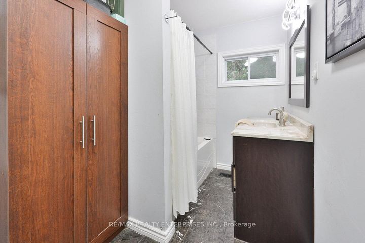 Photo 26 at 708 Montbeck Crescent, Lakeview, Mississauga