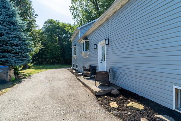 Photo 31 at 708 Montbeck Crescent, Lakeview, Mississauga