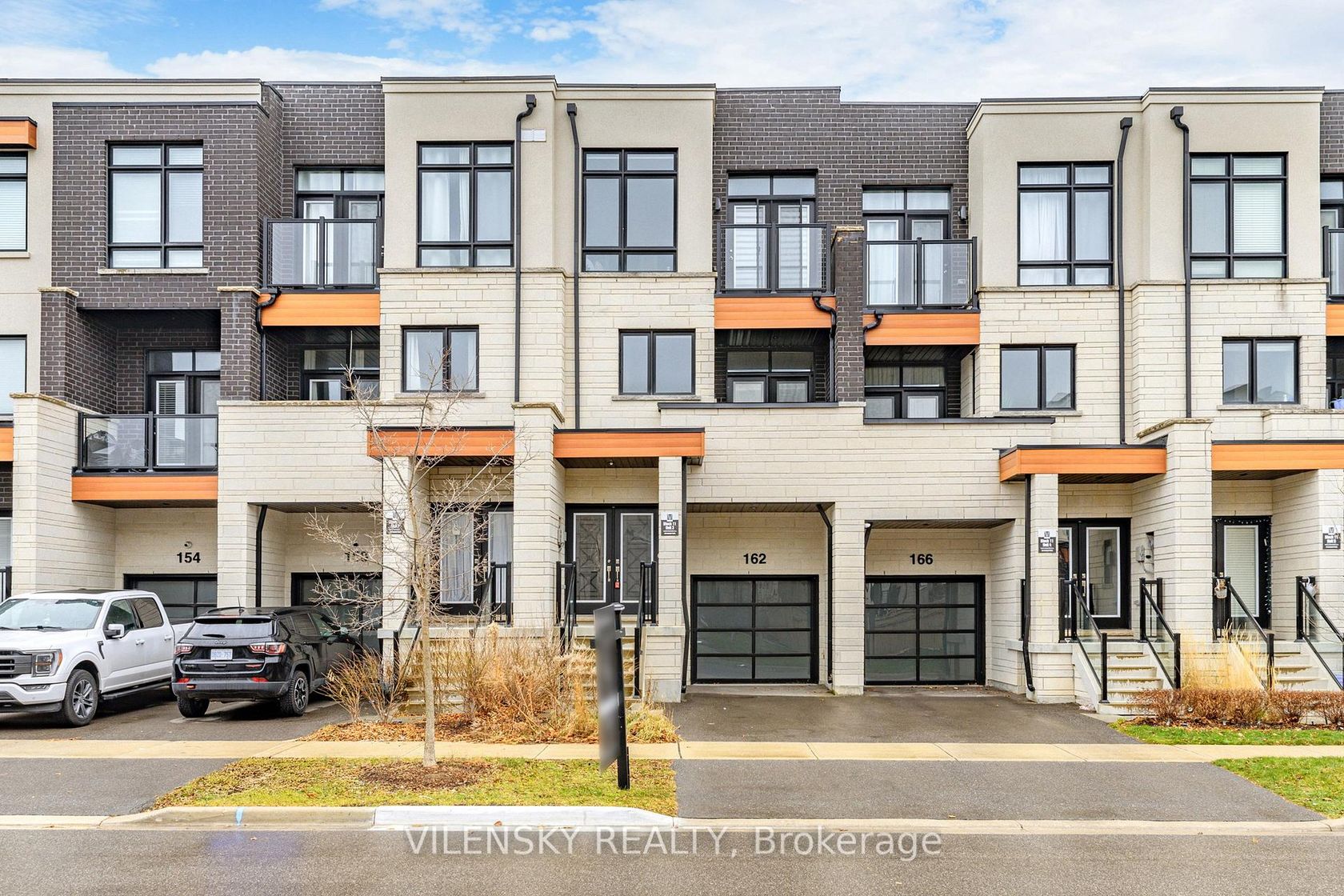 162 Golden Trail, Patterson, Vaughan by Loree Meneguzzi Real Estate 162 Golden Trail, Patterson, Vaughan