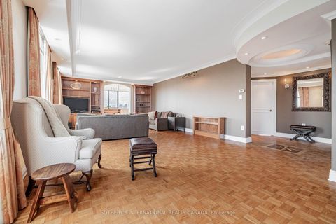 Photo 9 at 13 - 423 Avenue Road, St. Clair, Toronto