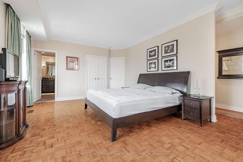 Photo 20 at 13 - 423 Avenue Road, St. Clair, Toronto