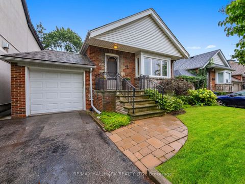 Photo 1 at 11 Briar Dale Boulevard, Cliffside, Toronto