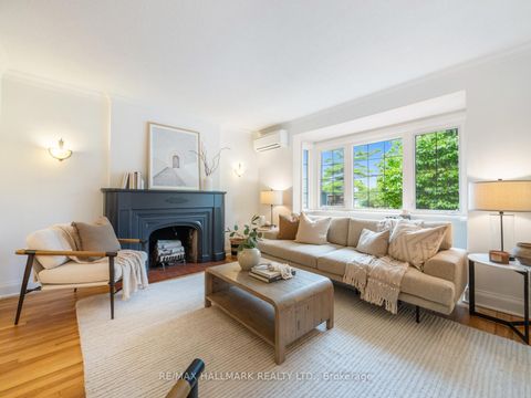 Photo 3 at 11 Briar Dale Boulevard, Cliffside, Toronto