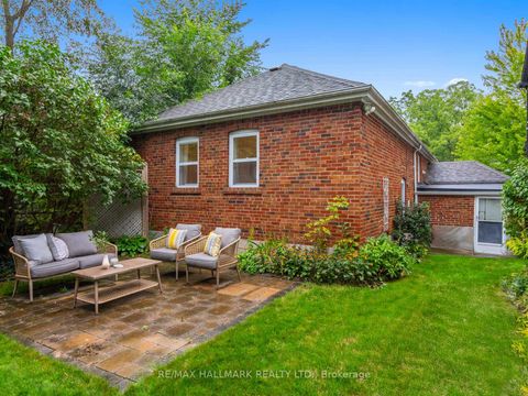 Photo 33 at 11 Briar Dale Boulevard, Cliffside, Toronto