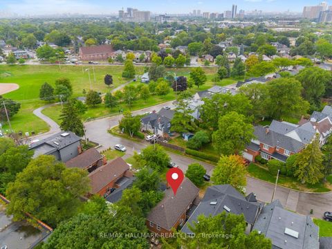 Photo 34 at 11 Briar Dale Boulevard, Cliffside, Toronto