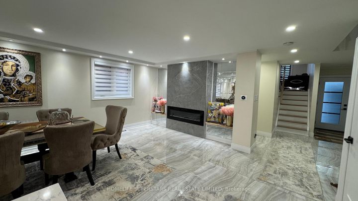 Photo 8 at 159 Richvale Drive S, Heart Lake East, Brampton