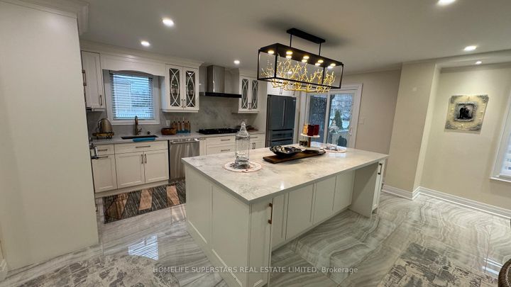 Photo 10 at 159 Richvale Drive S, Heart Lake East, Brampton