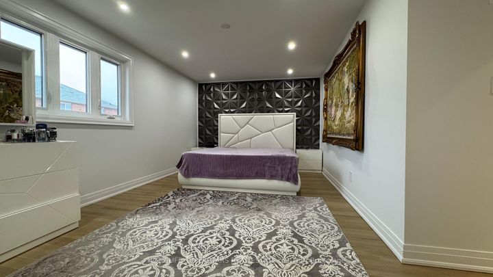 Photo 17 at 159 Richvale Drive S, Heart Lake East, Brampton