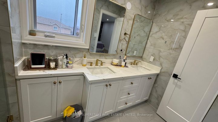 Photo 19 at 159 Richvale Drive S, Heart Lake East, Brampton