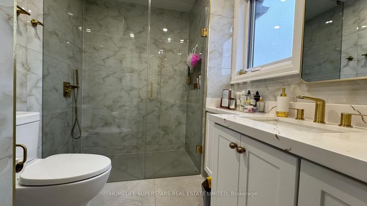 Photo 20 at 159 Richvale Drive S, Heart Lake East, Brampton