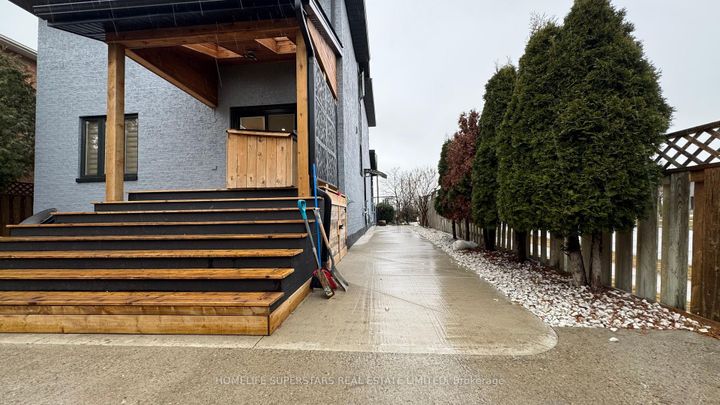 Photo 34 at 159 Richvale Drive S, Heart Lake East, Brampton