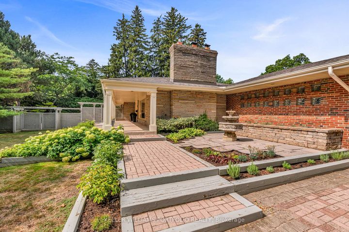 Photo 5 at 1123 Lakeshore Road E, OO Old Oakville, Oakville