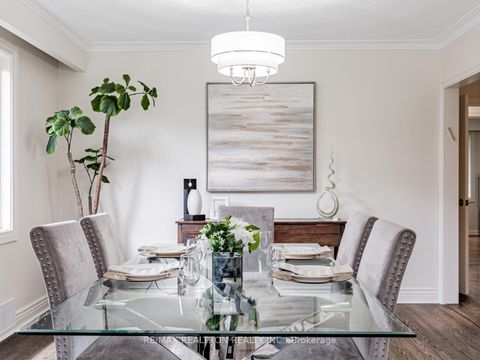 Photo 9 at 4 Chater Court, Lawrence, Toronto