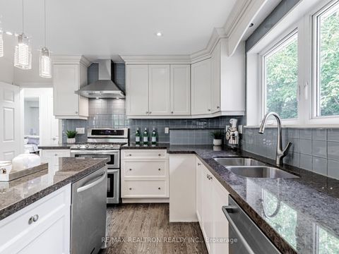 Photo 14 at 4 Chater Court, Lawrence, Toronto