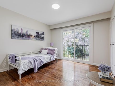 Photo 17 at 4 Chater Court, Lawrence, Toronto