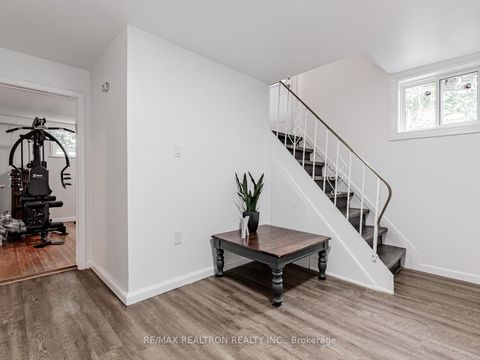 Photo 19 at 4 Chater Court, Lawrence, Toronto
