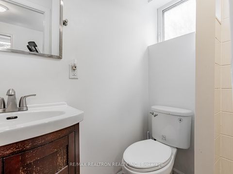 Photo 20 at 4 Chater Court, Lawrence, Toronto