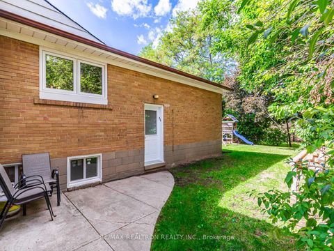 Photo 26 at 4 Chater Court, Lawrence, Toronto