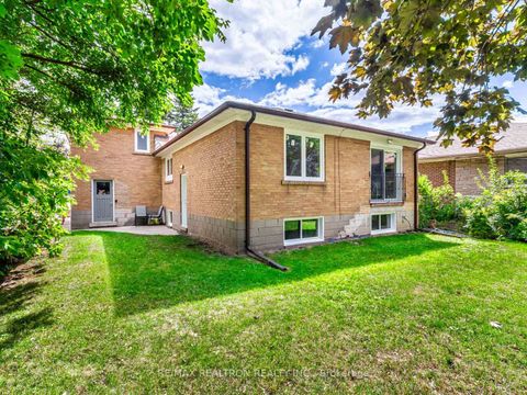 Photo 27 at 4 Chater Court, Lawrence, Toronto