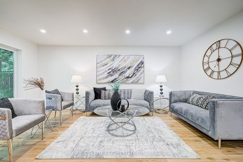 Photo 14 at 42 Crimson Mill Way, Windfields, Toronto
