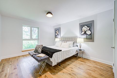 Photo 18 at 42 Crimson Mill Way, Windfields, Toronto