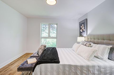 Photo 19 at 42 Crimson Mill Way, Windfields, Toronto